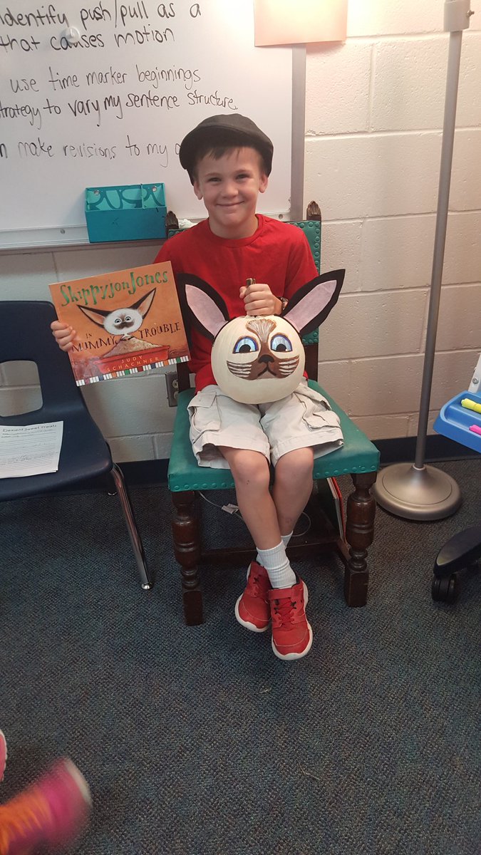 whitbig's tweet photo. @BennettFISD #frenshare  Storybook Pumpkins https://t.co/pwu8B6ujaV