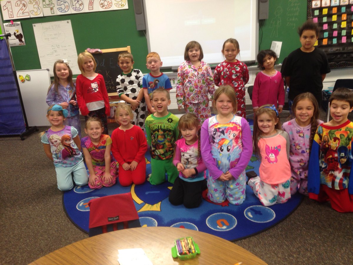 MrsRothKG's tweet photo. Pajama Day! #WeAreMG #rothk https://t.co/gn7m7rCrJA
