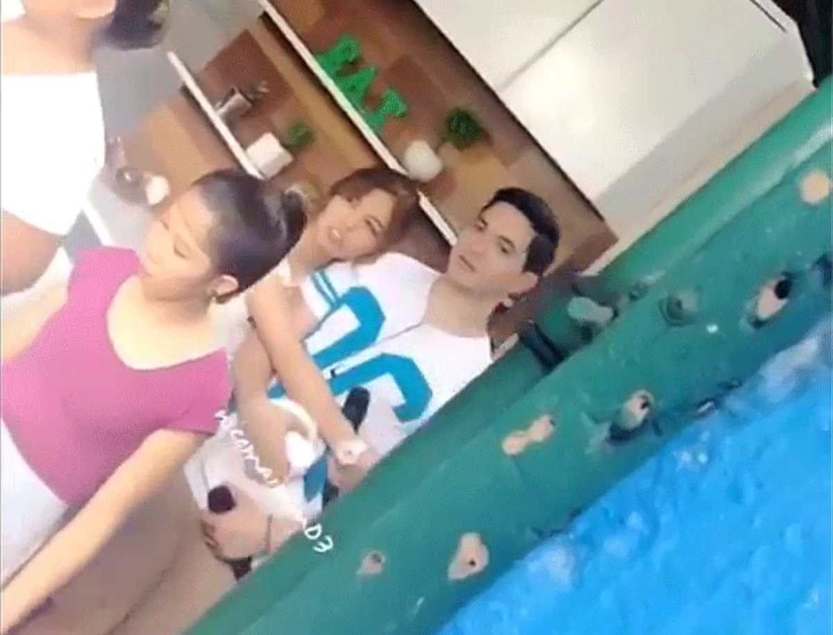 magicheart21's tweet photo. Okay. May theory ako dito. 😄😄😄

Regular biceps checkup yan. Check ni Missus keep kung nagbabago ang size  💪

#ALDUBHoneymoon https://t.co/D3RFaGgctv