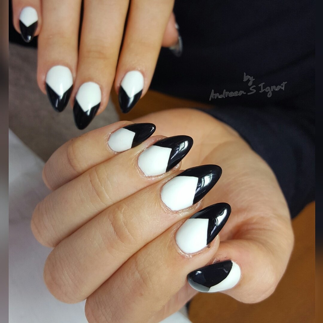 Andreea_Ai's tweet photo. @nailshopro @helenabiggs @yournailsmag @CNDWorld @LOrealParisUK @CHANEL @CNDLondon @OPI_PRODUCTS #showscratch https://t.co/hbEoqvEvhs