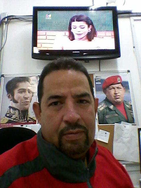 jhonf_27's tweet photo. En mi puesto de trabajo, proque #YoTrabajoPorLaPatria y en la Sintonía de @tevesenlamanana https://t.co/cr7xUIVFxs