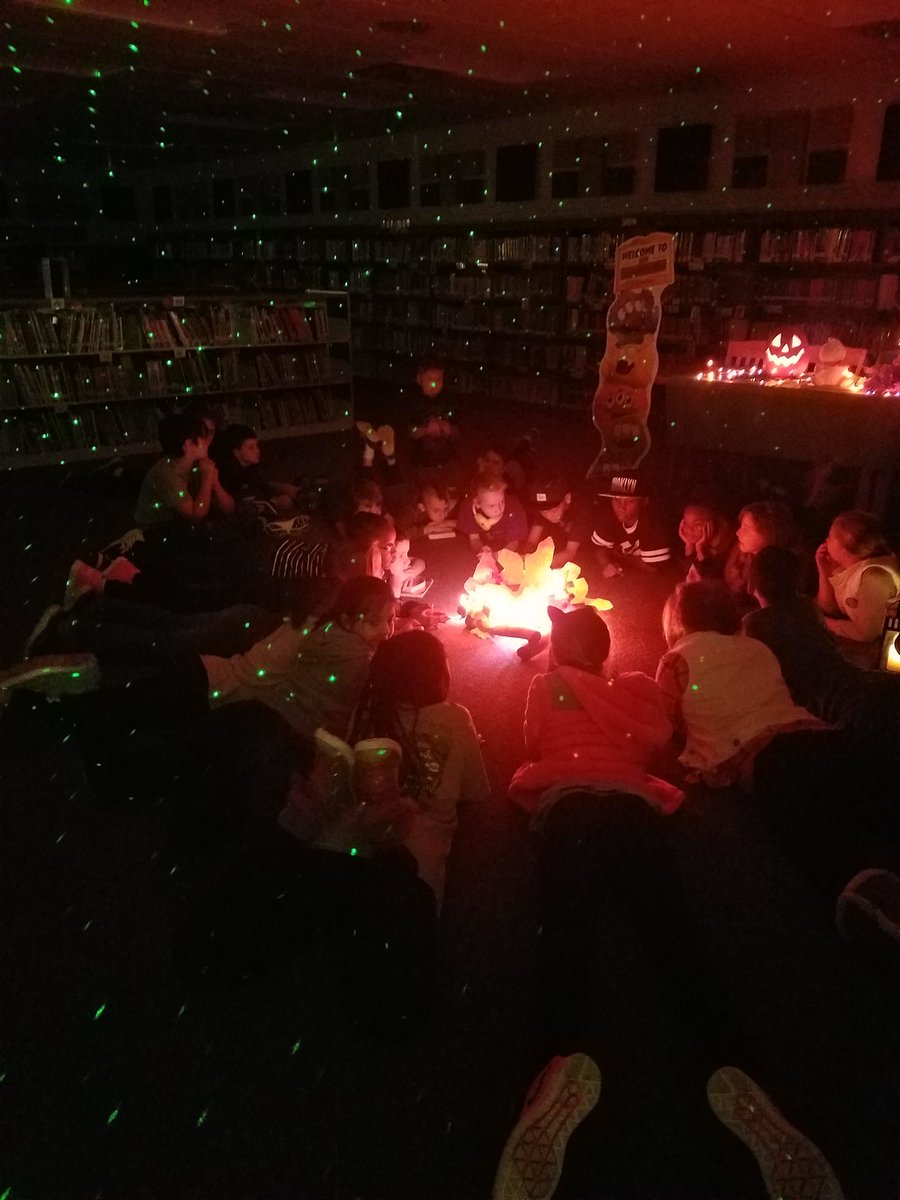 VioletElem's tweet image. We have come to the end of our campfire week led by our media specialist, Mrs. Flaugher. #violet #storytellingfun