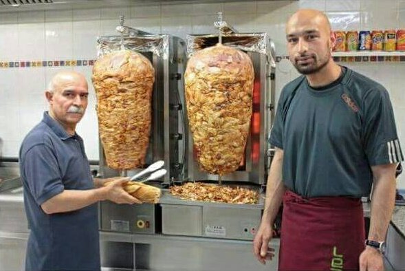 AxelDBarres's tweet photo. -salut chef met moi comme d'hab stp

 -... mdrr t ki o just? https://t.co/LofNnCE7o6