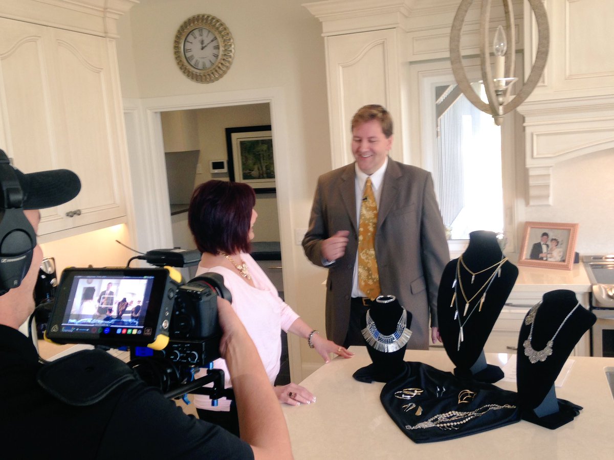 BusinessHostNow's tweet photo. Had fun learning about fashion jewellery from Lorie Tokola of Park Lane Truth North. Segment airs Nov 5th, 11:30am on CHCH-TV. https://t.co/A3EQF3fAsx