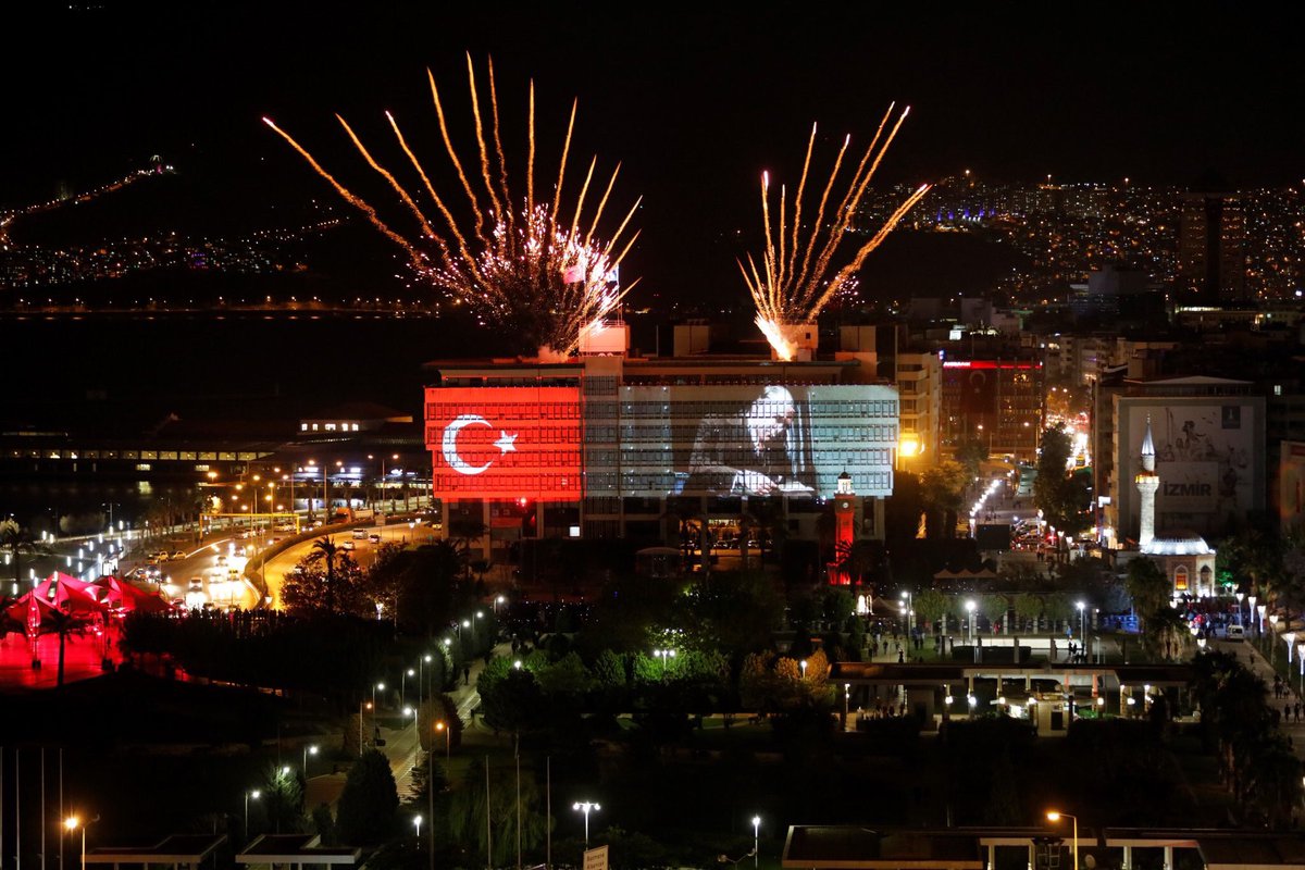 ProductionKoala's tweet photo. #izmir'de heyecan duyduğumuz bir gösteri gerçekleştirdik. #koalaproduction https://t.co/1npi3msFy3