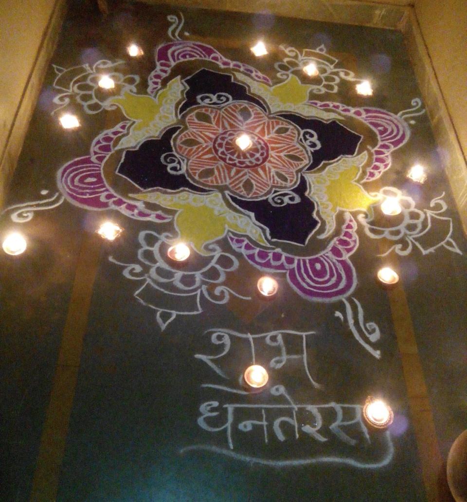 MahuaMishra's tweet photo. Rangoli by me 🎇🎆🎁😊
Happy diwali frds https://t.co/ANfdRq8nZp