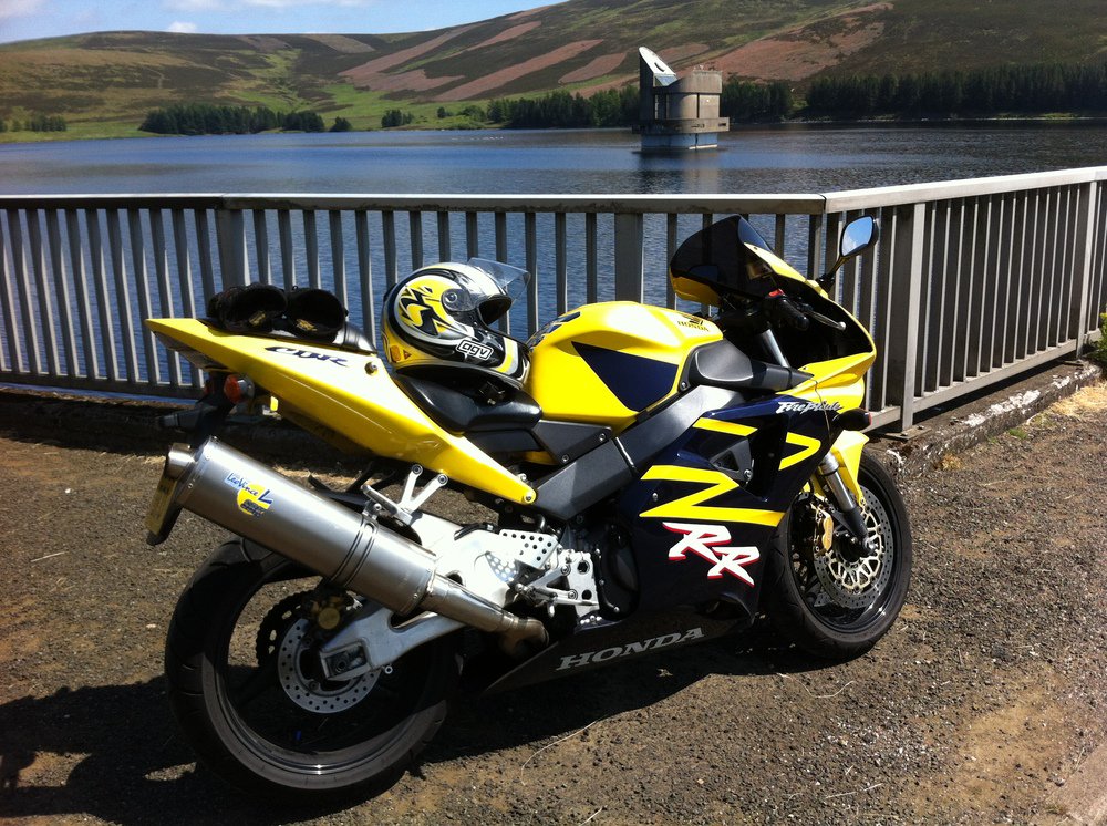 #submissions #followerfriday #justbikerstuff #fireblade