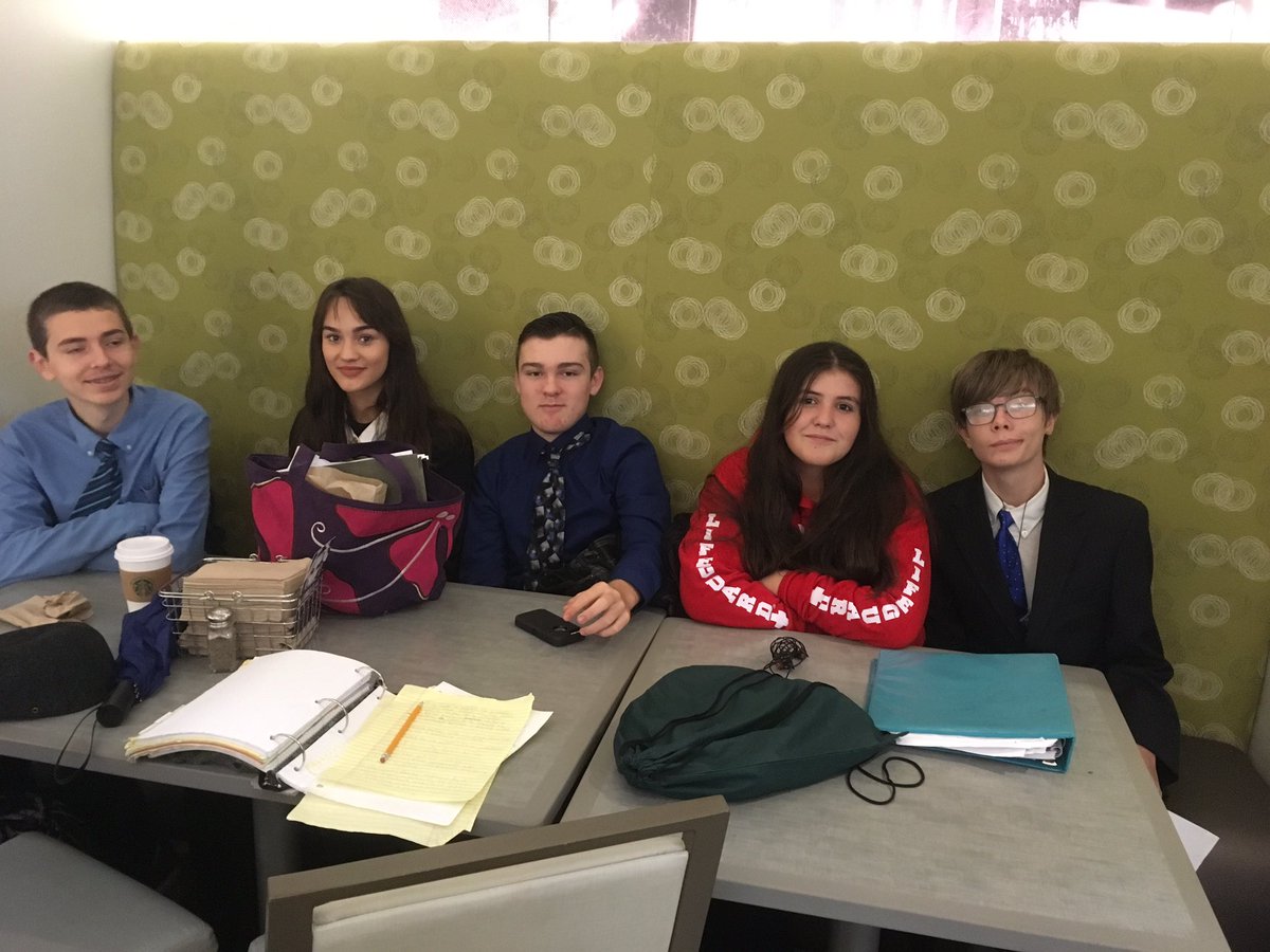 LDers are ready for  round 1 of UOP!#godragonz