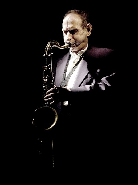 The 606 Club (@606club) on Twitter photo Playing music by <a href="/BobbyWellins/">Bobby Wellins</a> in the office. One of the jazz world's most beloved characters & a true icon. (photo by @SinclairJazz) Playing music by <a href="/BobbyWellins/">Bobby Wellins</a> in the office. One of the jazz world's most beloved characters & a true icon. (photo by @SinclairJazz)