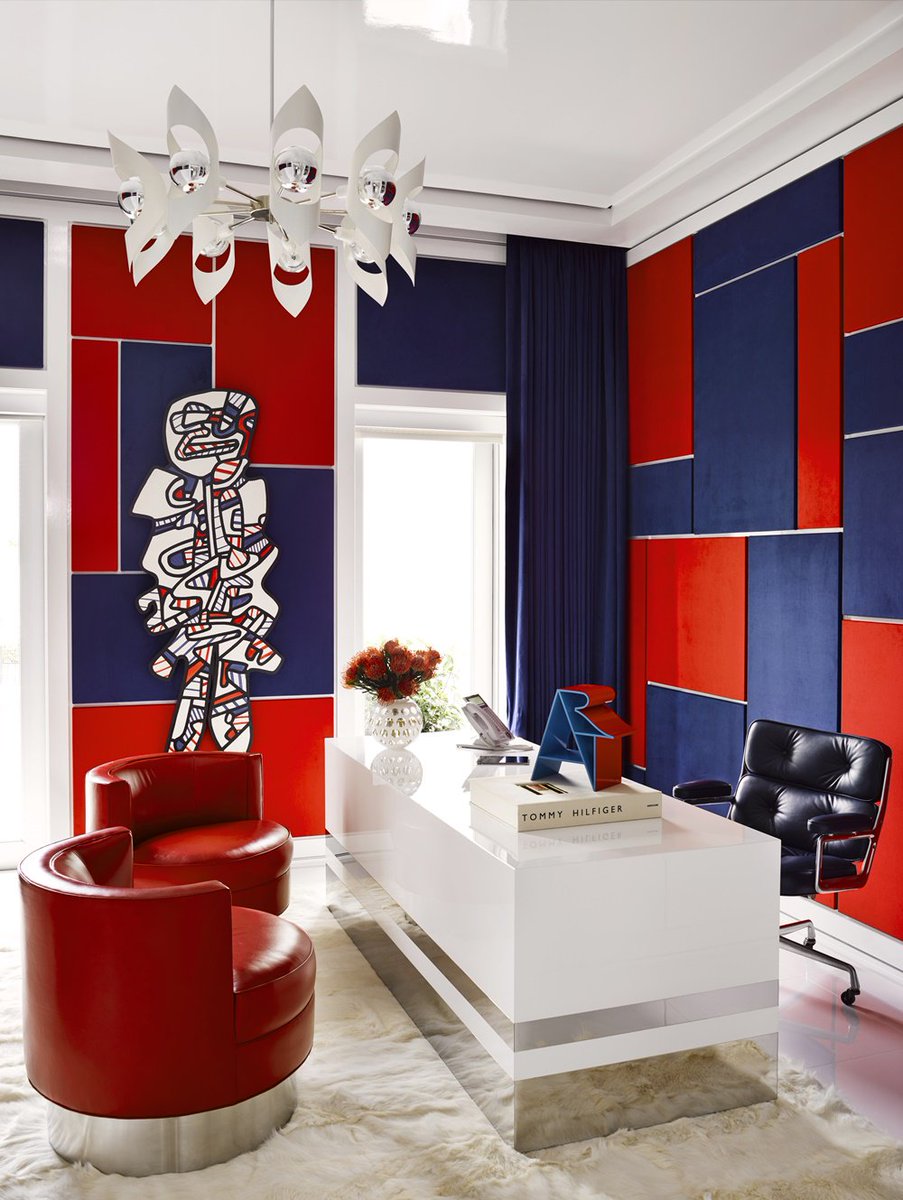 We hear that Tommy Hilfiger's blue chip art collections is hitting the block at <a href="/phillipsauction/">PHILLIPS</a> artnt.cm/2eMPJUq