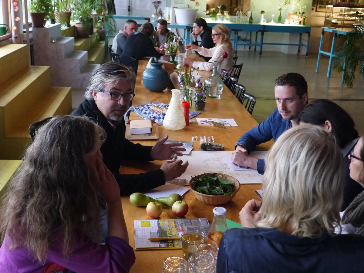 Super workshop #foodwaste @AgrimeetsDesign vandaag! Zo benieuwd naar vervolg! <a href="/foodcurators/">Foodcurators</a> <a href="/a_rijsingen/">Anne van Rijsingen</a> <a href="/Charl_Laurier/">LaurierKweker Charl</a> <a href="/Wimlans/">Wim van der lans</a> <a href="/ZLTO/">ZLTO</a>
