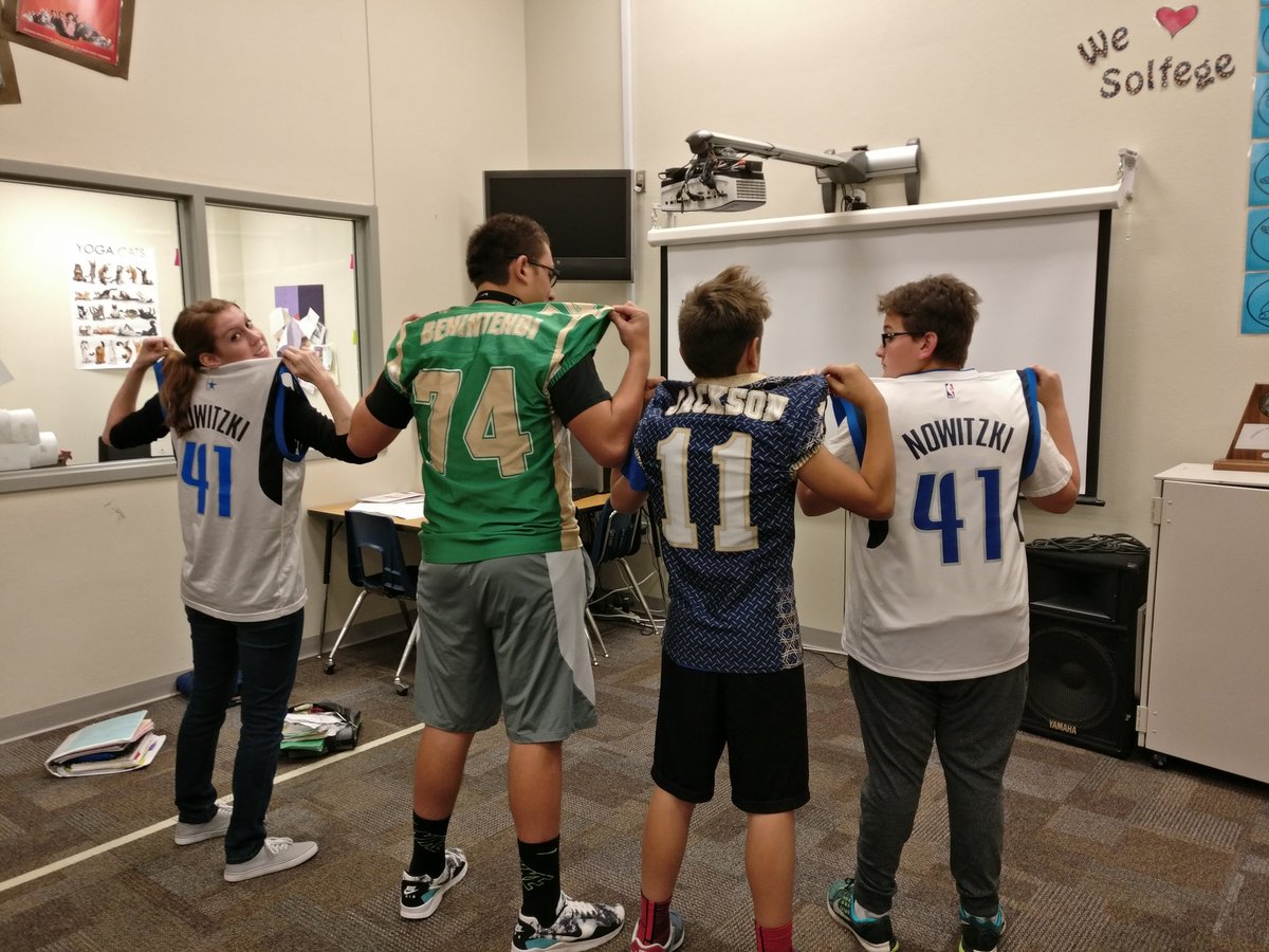 hmshawkchoirs's tweet photo. Jersey day for #redribbonweek in Advanced Boys choir! @hms_hawks https://t.co/LzJqPFteXy
