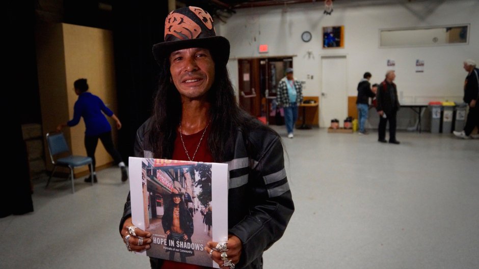 The 2017 <a href="/hopeinshadows/">Hope in Shadows</a> calendar features 13 compelling photos on the theme of hope and joy ow.ly/AF5a305BjgG #DTES