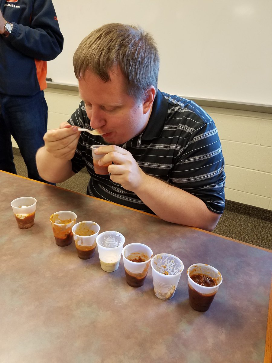 saradenhart's tweet photo. Go big or go home. @RobertDeirth tests all the chili entries. #hstwlunch https://t.co/1zpsMDnaEE
