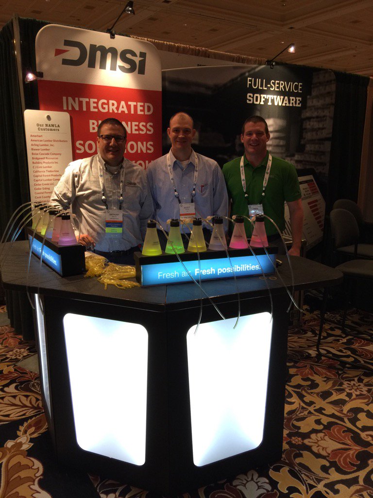 AnthonyMuck's tweet photo. Need some fresh air? Join us at our oxygen bar at booth 800 #Traders16 @DMSiSoftware @NAWLA1893 https://t.co/bGeg73tO9r