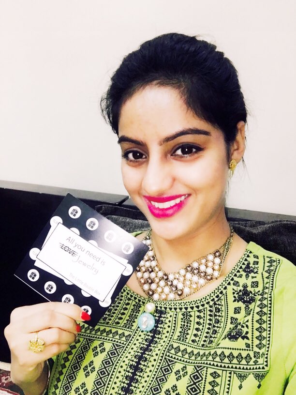 deepikasingh150's tweet photo. Thank you #thelittlebaublebox for the lovely #necklace #happydhanteras 😊😊🎊🎊🎉🎉🎉 https://t.co/6Ym1HAR1t4
