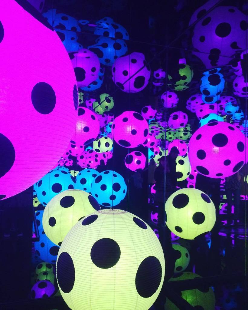Oikarip's tweet photo. Loistavia täpliä #ham #yayoikusama #äärettömyydessä #ininfinity #helsinki #tennispalatsi https://t.co/qiiMzUwHWe https://t.co/BJYxYq0b5y