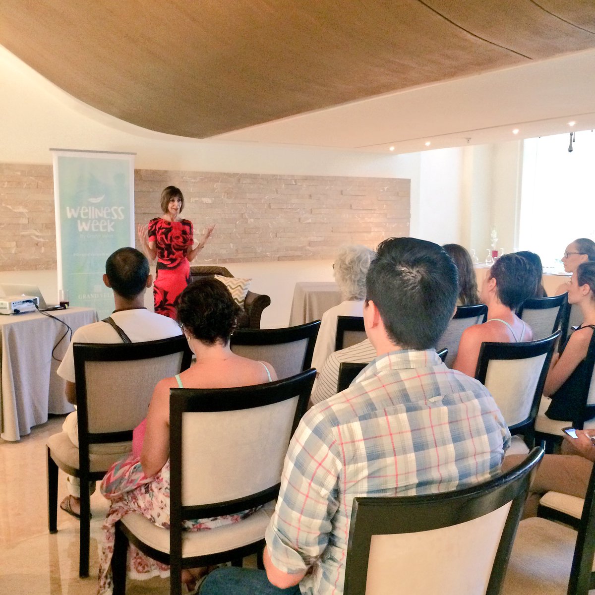 AValdowines's tweet photo. The pleasure of Conscious eating in 5 steps by @soulfulvegan during #GrandVelasWellness at @VallartaGV https://t.co/hXqwdiQ9C9