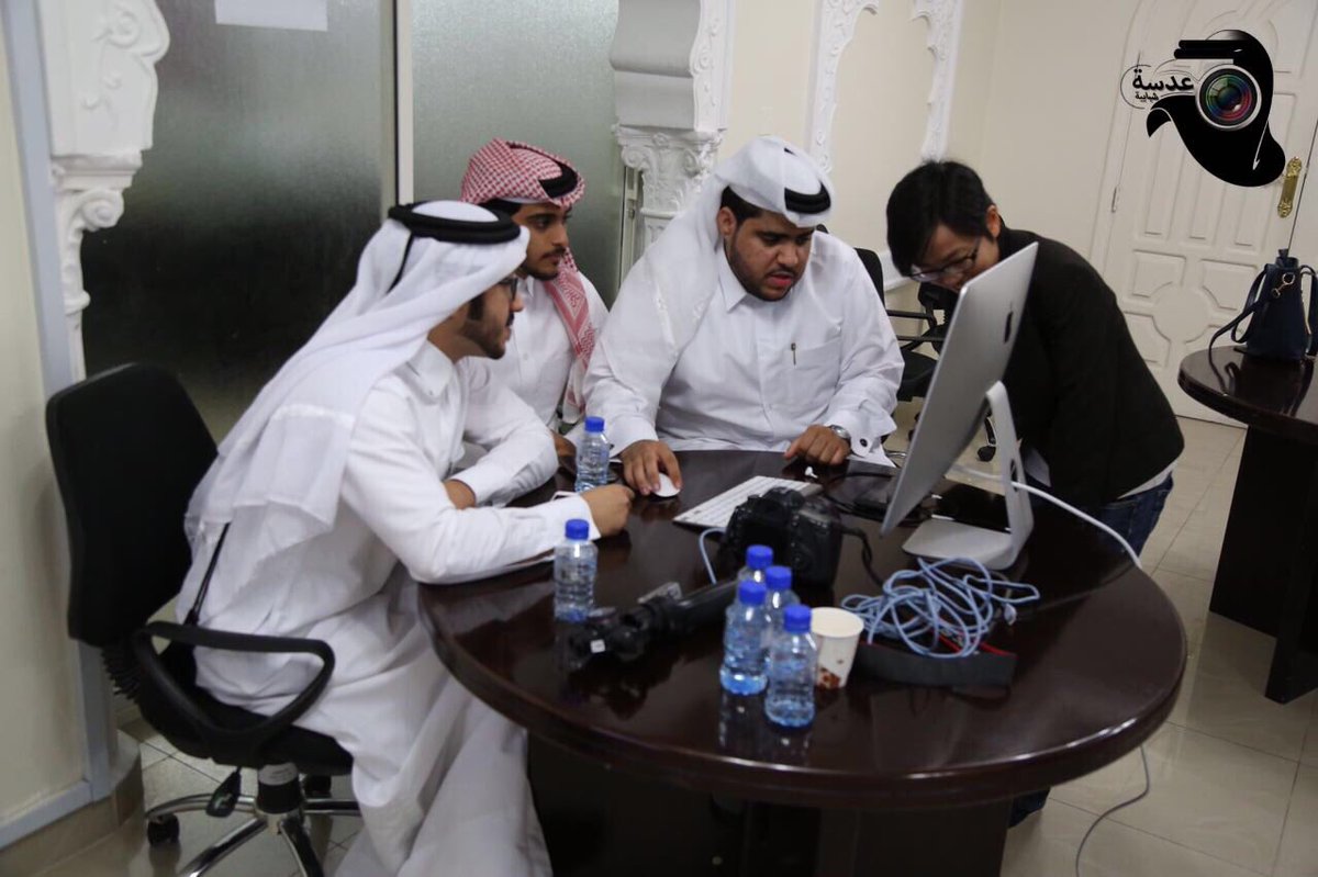 adsa_shbabya's tweet photo. اليوم الثاني لدورة #صناعة_الافلام مع فقرة المونتاج 
 #عدسة_شبابية #شباب_مبدع https://t.co/GSpPujGF0H