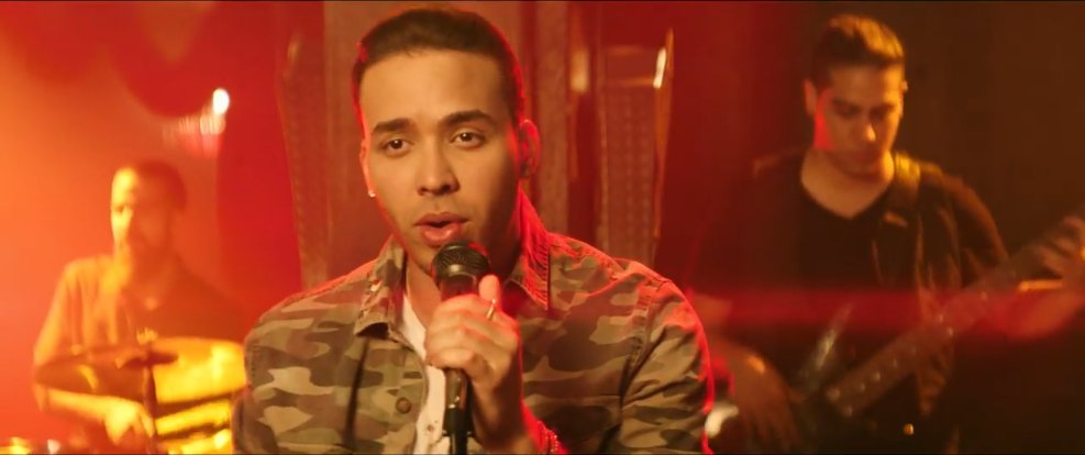 RoyceBrasilFans's tweet photo. [CAP] #MonedaMusicVideo (3) https://t.co/lauGRrlfnQ