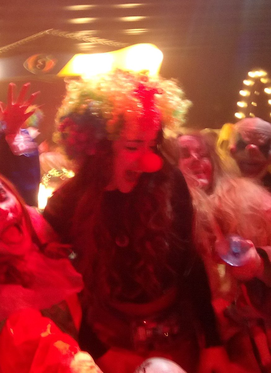 glowadara's tweet photo. Me meo con las caras de Adara #GHDirecto https://t.co/gpdpZzKr9Z