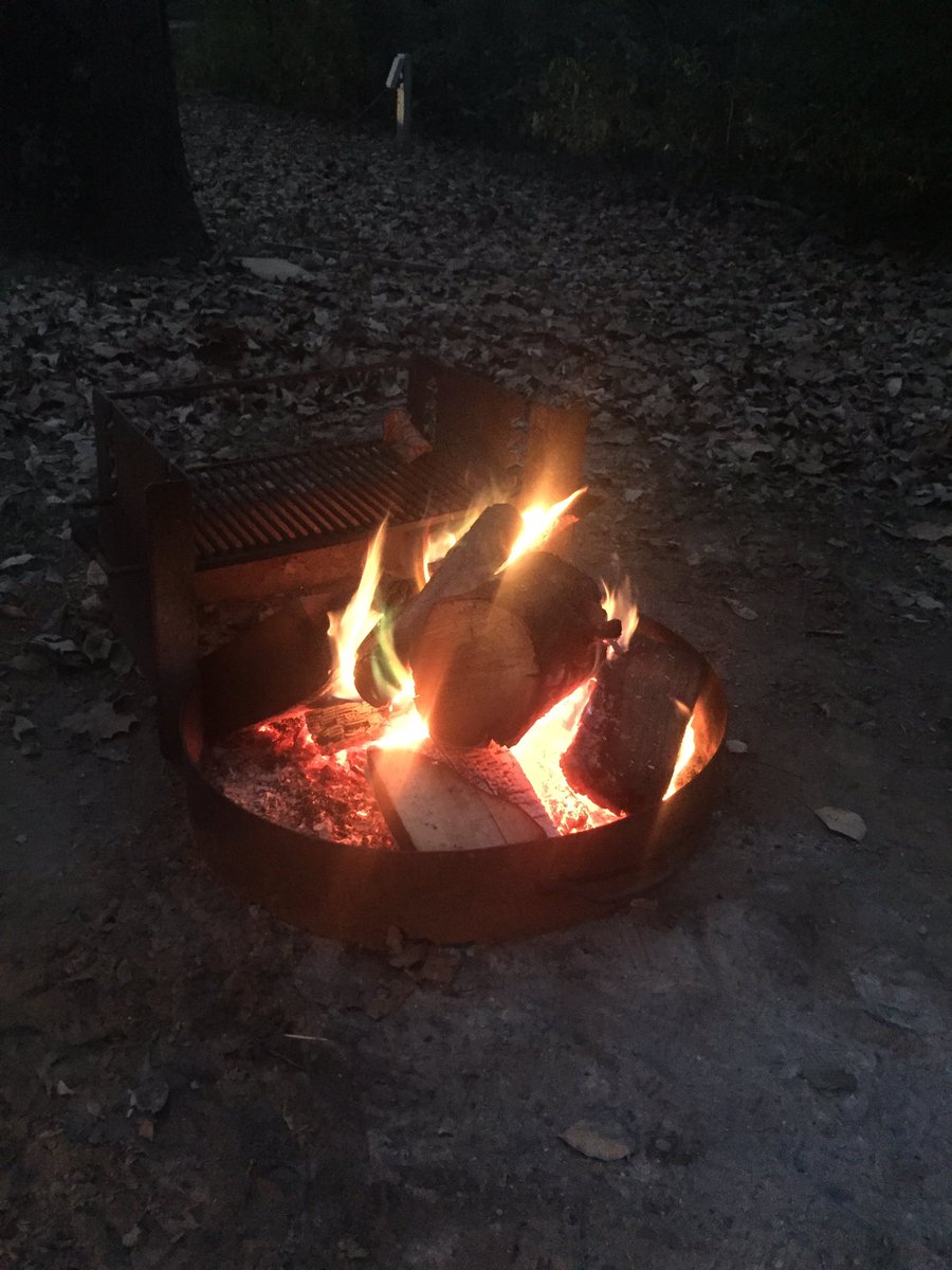 leannew4's tweet photo. Doesn't get any better than this #campingfun⛺️️🔥🍂🏈 https://t.co/sjJreN9TjU