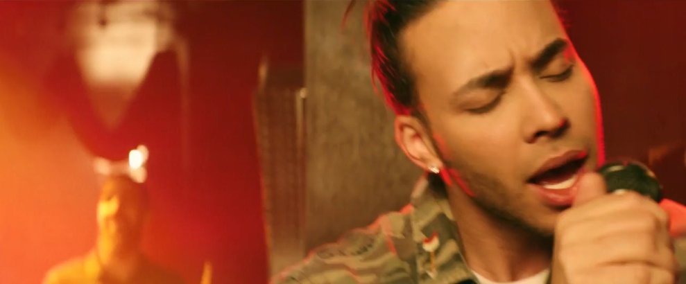 RoyceBrasilFans's tweet photo. [CAP] #MonedaMusicVideo (4) https://t.co/Un36rrC5Is