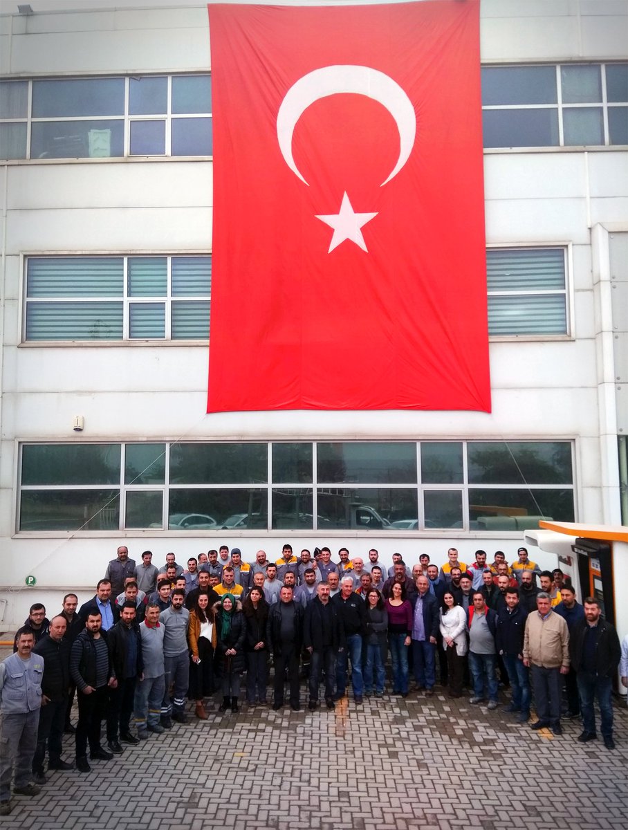 Cumhuriyetimizin 93. Yıl Dönümü Anısına Hakan Reklam çalışanları olarak, Ay Yıldızlı Al Bayrağımızın altında toplandık.