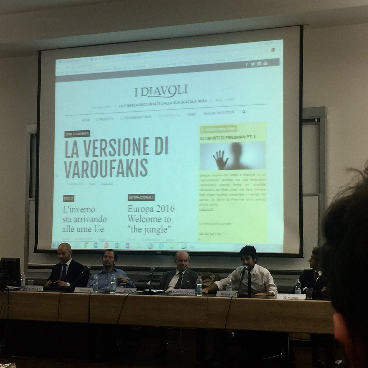 i_diavoli's tweet photo. @GuidoBrera @zingales_it e i segreti della finanza (buona e cattiva) svelati all'evento organizzato da @B_lab https://t.co/FdKjsEIUMB