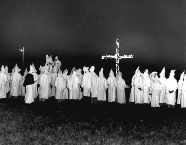 DntSnuzVoteFuze's tweet photo. Ahhh nothing more relaxing than a peaceful @TheRonaldisGood rally #election2016rhsp2 https://t.co/0UOLBKzmi4