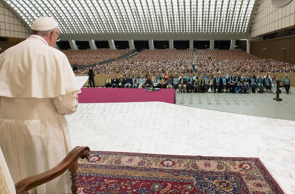 knkxfm's tweet photo. Pope Francis Reaches Out To Honor The Man Who Splintered Christianity #MartinLuther #ProtestantReformation https://t.co/otBdUftg1w https://t.co/szI8oe5ynC