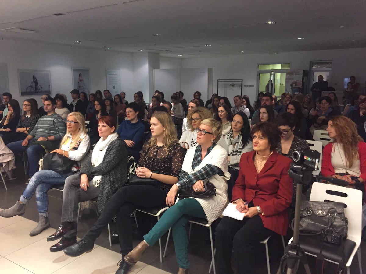 AlisaIvana's tweet photo. Puna sala na predavanju #budibolji na poslu. :) Zajedno cemo nauciti kako da stresu dodelimo epizodnu umesto glavne uloge :) https://t.co/e99Sf9zkFb