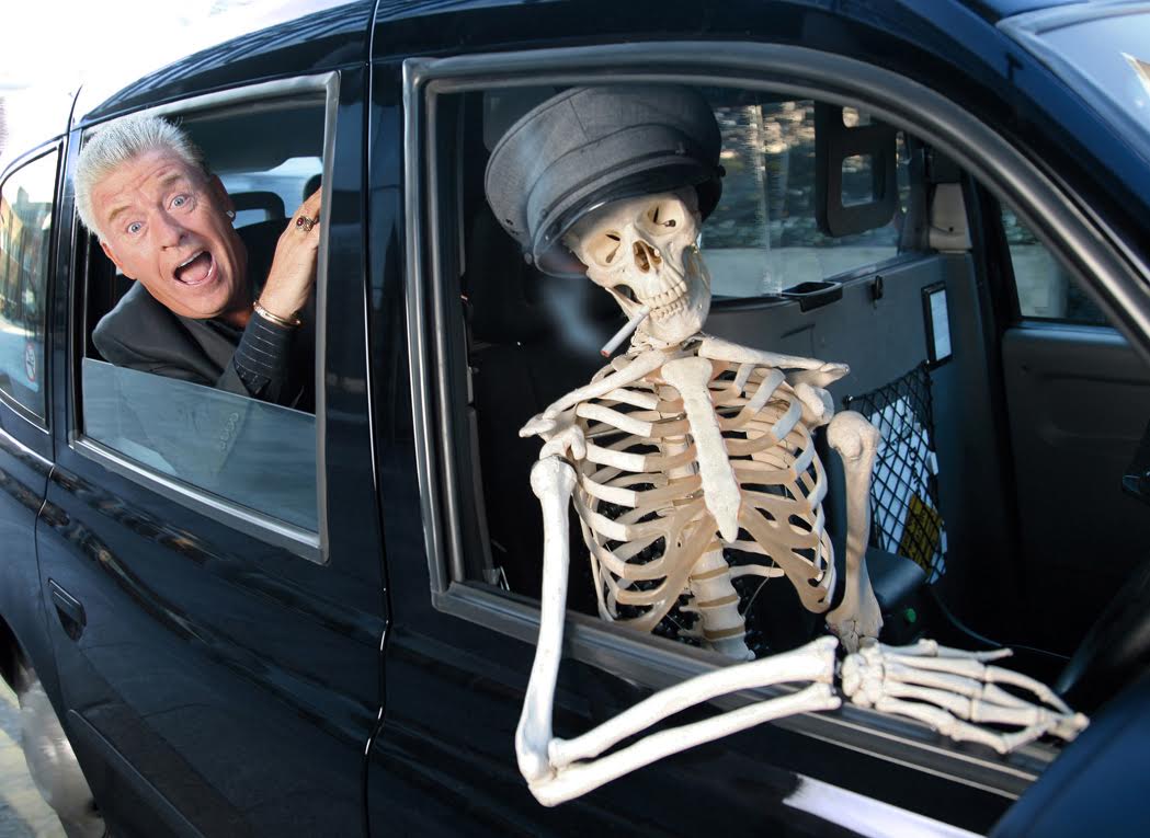 CDALDN's tweet photo. Want to come on a #scarewalk with @derek_acorah? Extra tickets just added, not many left! https://t.co/3jV1PyFNtY #gothicmidtown https://t.co/MDMVSM0yIT