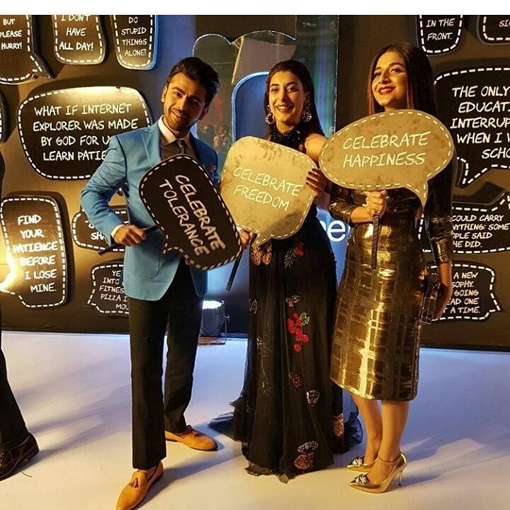 Jannathocane777's tweet photo. @MawraHocane @VJURWA @farhan_saeed at #QHSA16 happening Now. #MawraHocane #absolutegorgeous 😚😚❤❤😍😍 https://t.co/D3SHZIcX0b