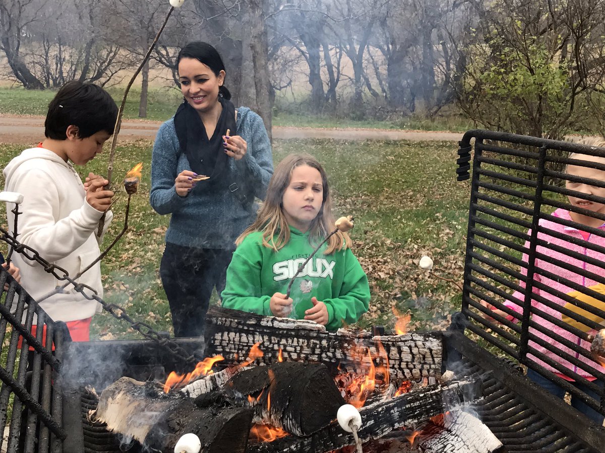 MrsThierysClass's tweet photo. #trailblazon #turtleriver And More S'Mores https://t.co/B96I9LGJL8