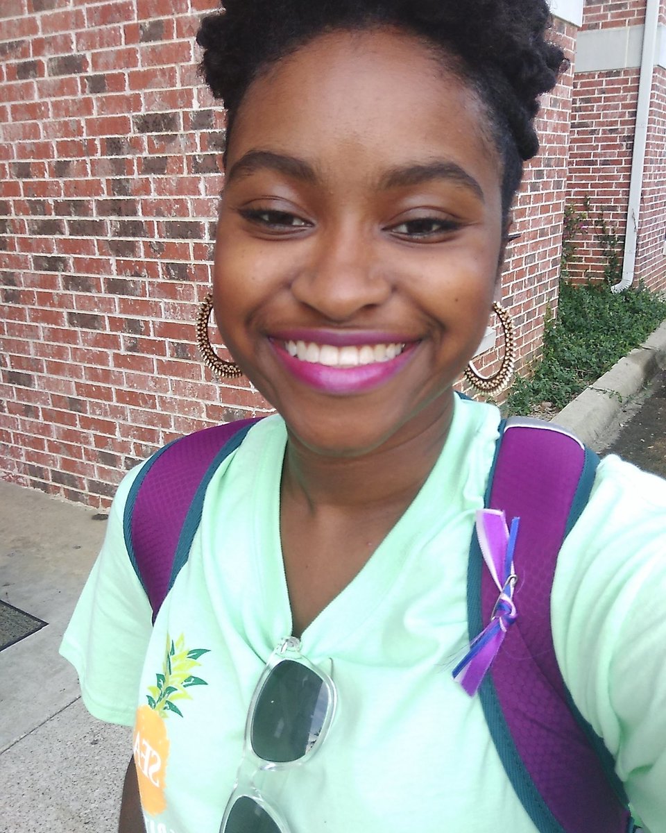 CC00king's tweet photo. Hey guys it's Ja'Nae letting you know that I am running for Junior Dutchess! 😝😝 Read below!! #sfa2016 #sfasu #SFAllAccess #sfahomecoming https://t.co/483vF1oxVM