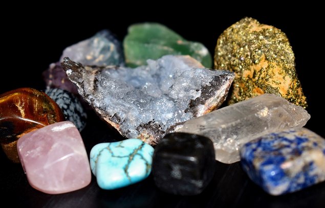 How To Classify A #Gemstone via <a href="/VanessaLeBeau2/">Vanessa LeBeau</a> ow.ly/1zhD305wa9S