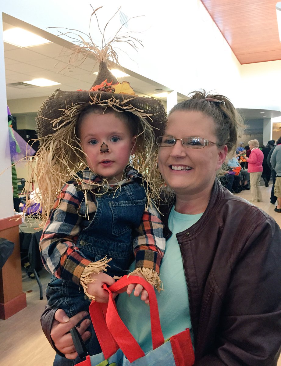WellbrookeK's tweet photo. We can't decide which costume is our favorite?! Great turn out tonight for our #WickedWalk! #halloween https://t.co/fynFXh7pKZ