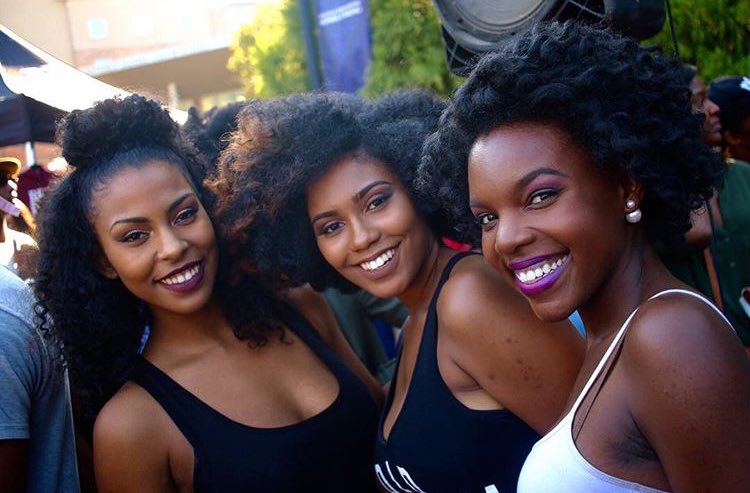 maurachanz's tweet image. Melanin and curls with my Spelman sisters #SpelhouseHC