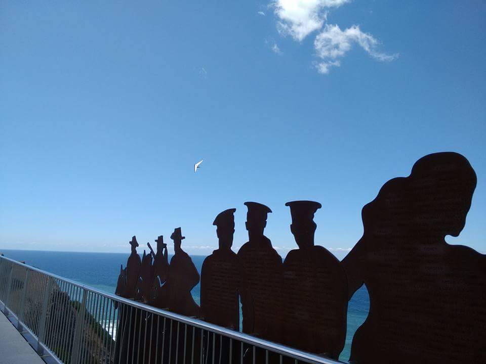 TheSilverNomads's tweet photo. Watching the paragliders over the #AnzacMemorialWalk in #Newcastle #Sydney #Australia 😀 https://t.co/57Gl6em2tc