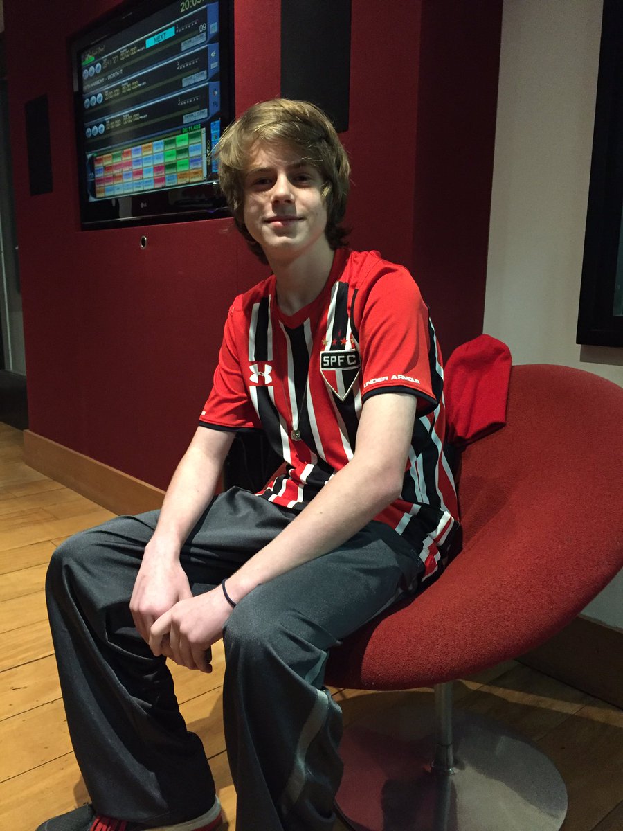 Por acaso você é irmão deles? HAHAHA
<a href="/BKornder/">Benjamin Kornder</a> 
#LivroNoMixTudo /Luuh