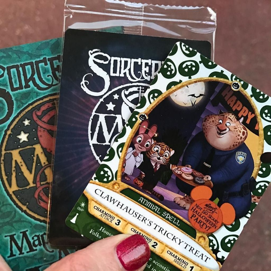 glistenrun's tweet photo. Got my special #halloween #sotmk card! #halloween #notsoscaryhalloweenparty #wdw #disney #… https://t.co/oncsW8nWd5 https://t.co/SGGGUQhEH6