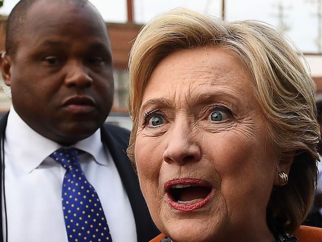 UnitingForTrump's tweet photo. FBI Reopens Investigation of Hillary Clinton Emails!!!
#PresidentTrump #MAGA #LockHerUp #SheLies #BillRapes
https://t.co/FNjMMs6koC https://t.co/aRmnWensNV
