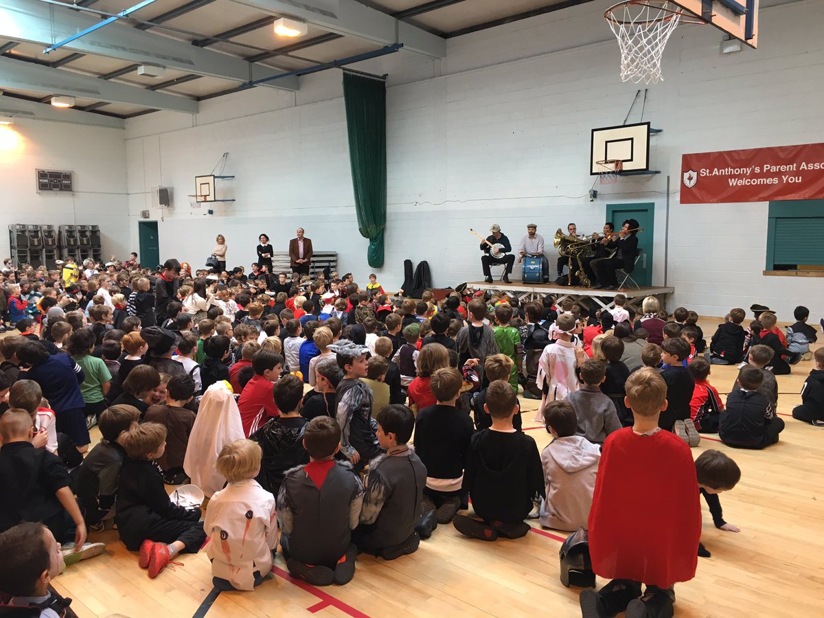 CorkJazzDX's tweet photo. #KeepJazzHot #CJDX Today the Dizzy Birds played over 800 boys 4 to 12 years of age in St. Anthony's National School, Ballinlough. @yaycork https://t.co/4j2G4WD7L2