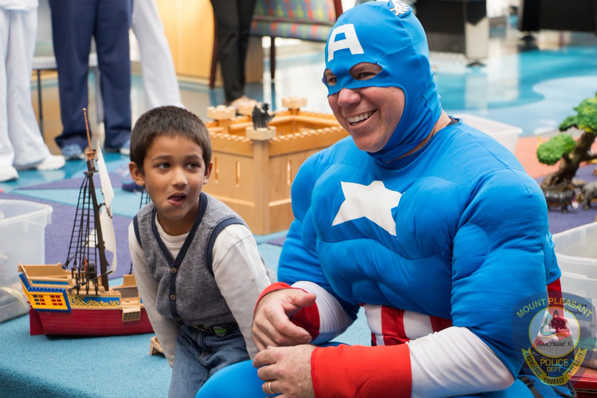 MountPleasantPD's tweet image. Monday our SWAT team will rappel down the side of the Atrium at the MUSC Children's Hospital dressed as superheroes! #publicservicematters
