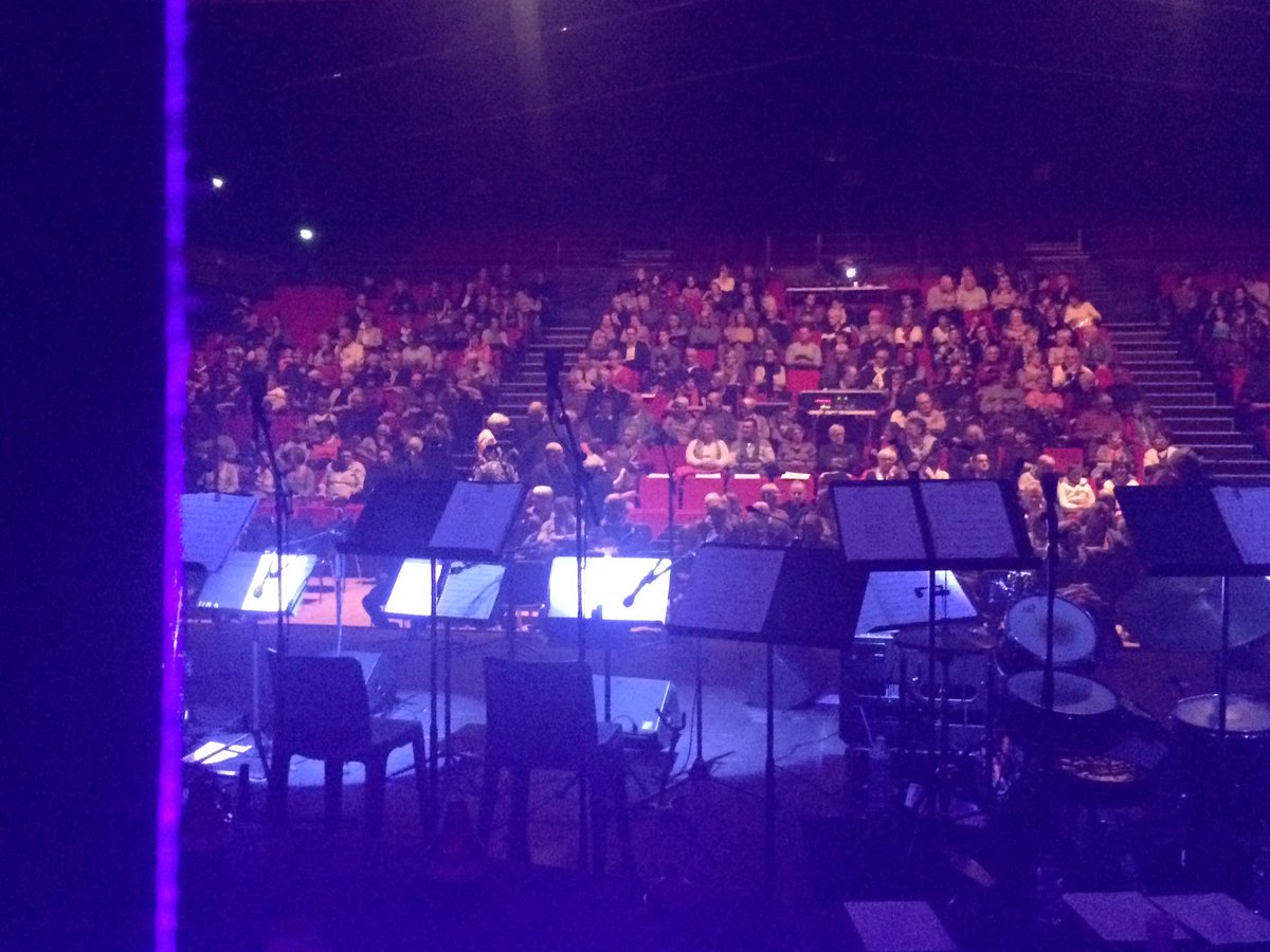 pascalgoyet56's tweet photo. Concert dans 5 minutes. YES !!!! https://t.co/G3qcwOryiC