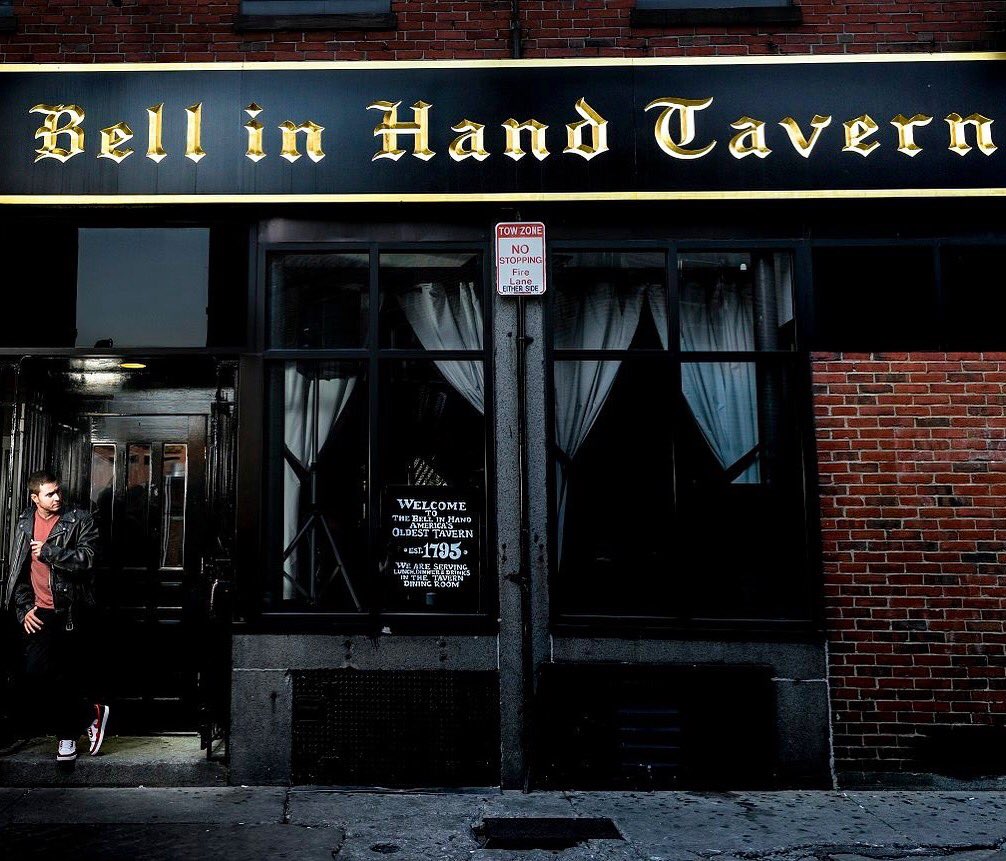 BostLyricOpera's tweet photo. YOUNG opera lovers, see you at @bellinhand on NOV 9th? 🍻info 👉🏽https://t.co/zeZEDs0vwK
#PrimaBLO #GreekBLO #youngopera #bosarts 📸@lizavoll https://t.co/SQp50IV6Gi