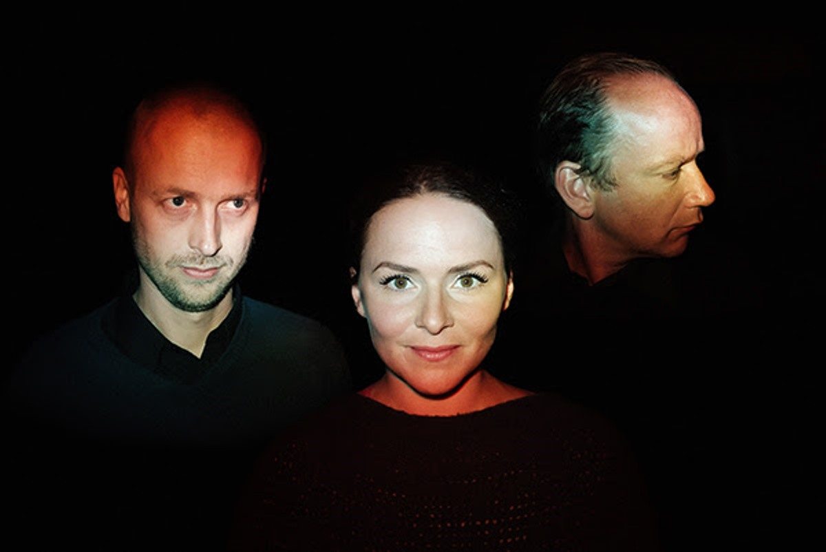 michelr1000's tweet photo. . @EmilianaTorrini sโassocie ร @TheColouris https://t.co/daI9f0f1Qu @musikplease @BeggarsFrance @RoughTradeRecs #speedofdark https://t.co/xCZxAkRywH