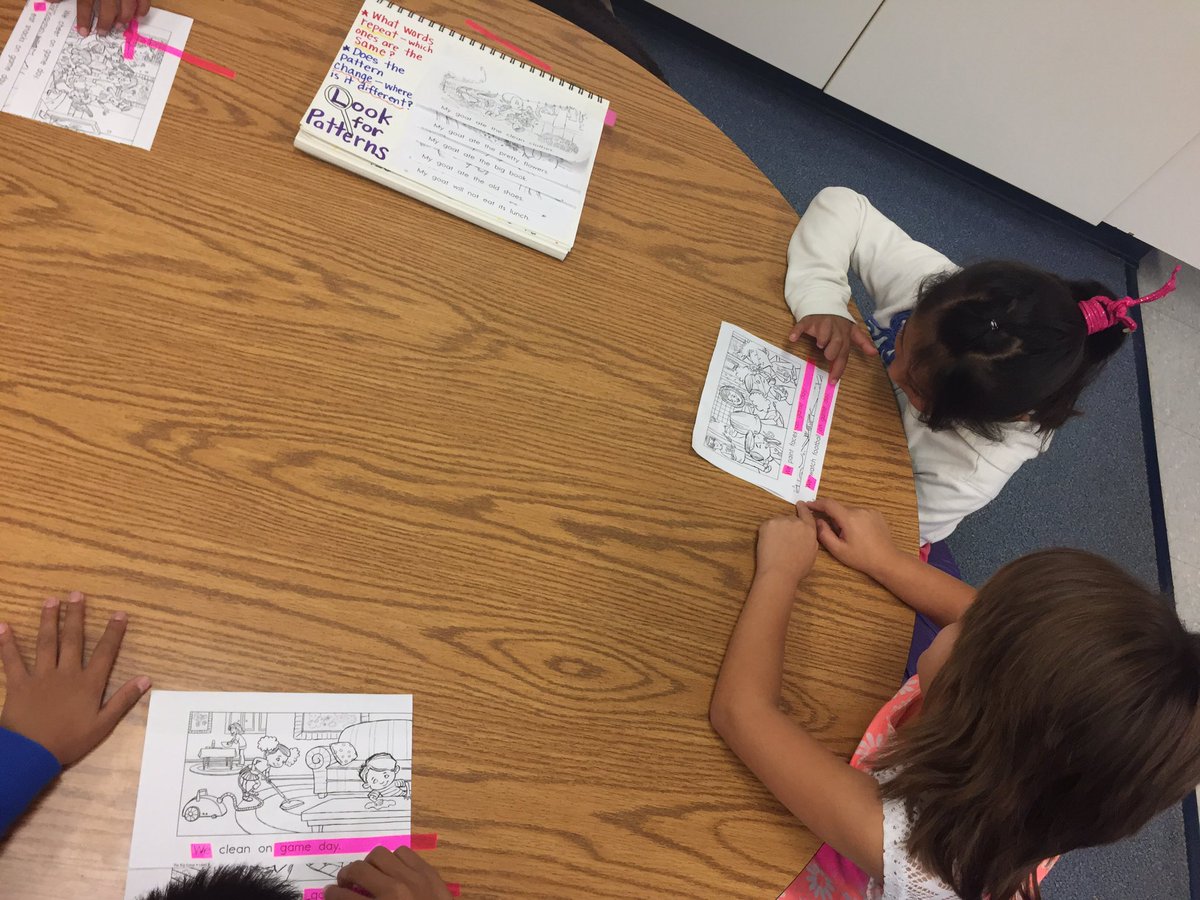 _kmontag's tweet photo. Demo notebook is such a powerful tool for my small group instruction. #hesdpride #headait #hathawayrocks @teachkate @MaggieBRoberts https://t.co/yGsjm51pX2