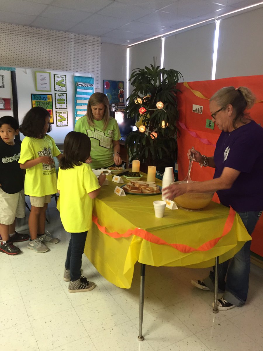chill_hill2's tweet photo. Loved seeing the excitement on the kids faces when they came to the Because of Winn Dixie party! @melissagound @jagsofjefferson @iamwfisd https://t.co/bNFKzqDWGp